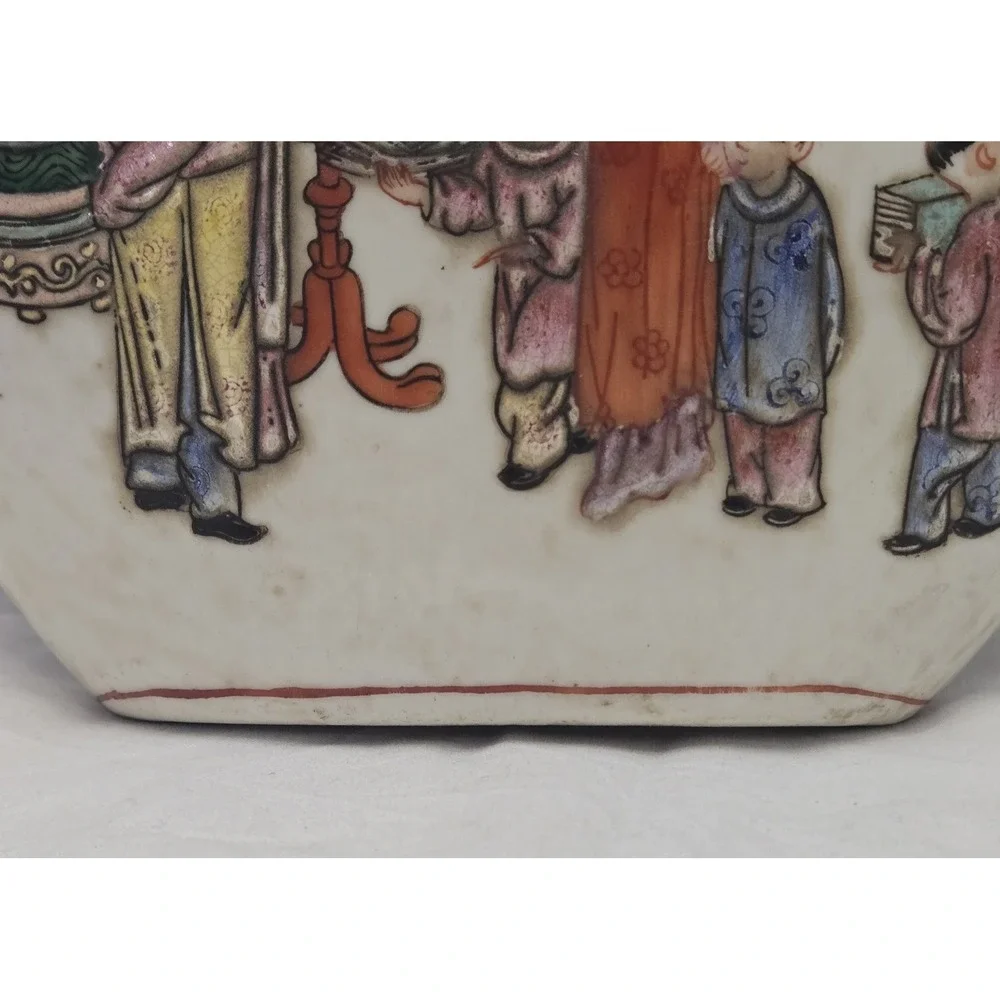 Vtg Chinoiserie Famille Rose Wall Pocket Plaque Vase Hand-Painted Hong Kong 70's
